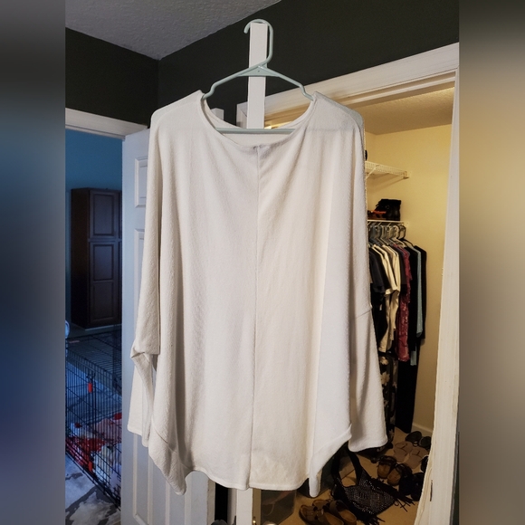 Blue Rain White Oversized Dolman Top - Picture 6 of 7